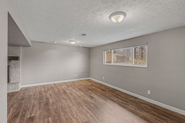 Building Photo - 2613 Rhapsody Dr