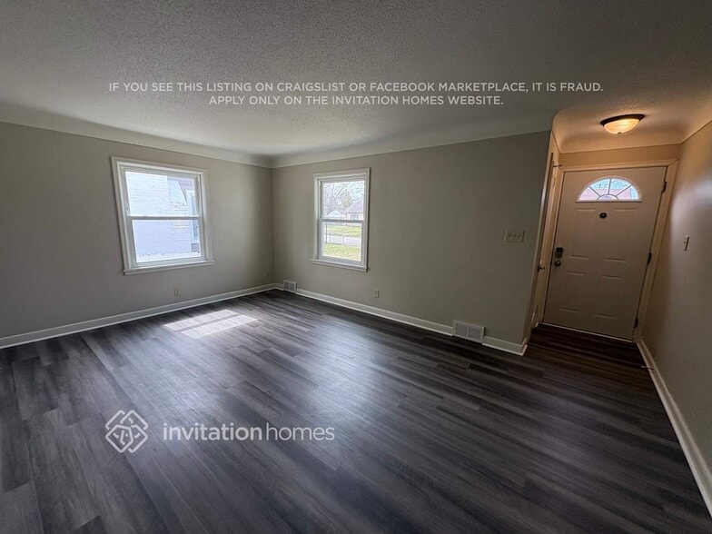 Building Photo - 4524 Zenith Ave N