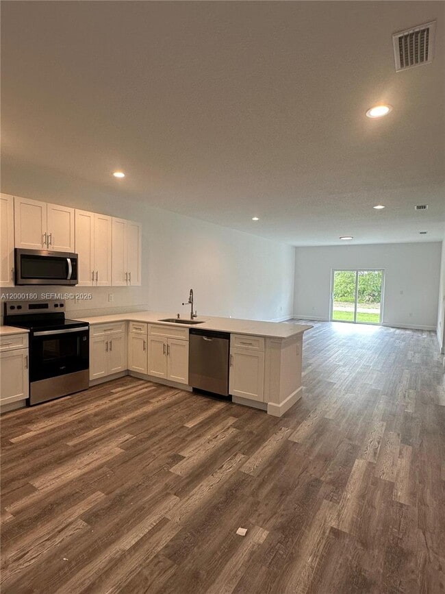 Building Photo - 10047 Amicola St