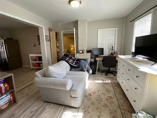 Building Photo - 38 Summer St