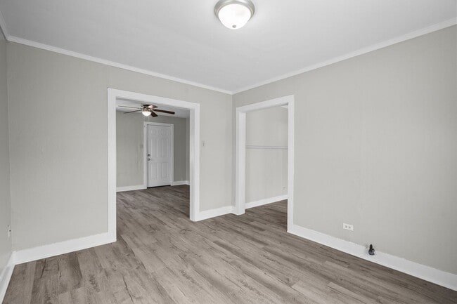 Building Photo - Lovely 1 Bedroom / 1 Bath