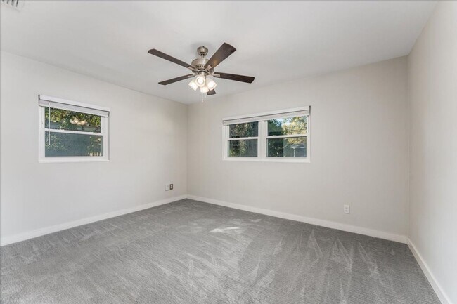 Building Photo - 3 Bed / 2 Bath in Levy Park
