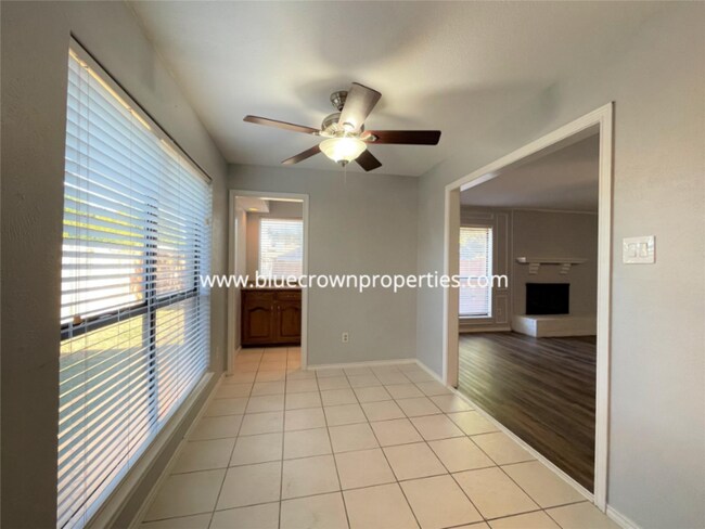 Building Photo - 1920 Oakbluff Dr