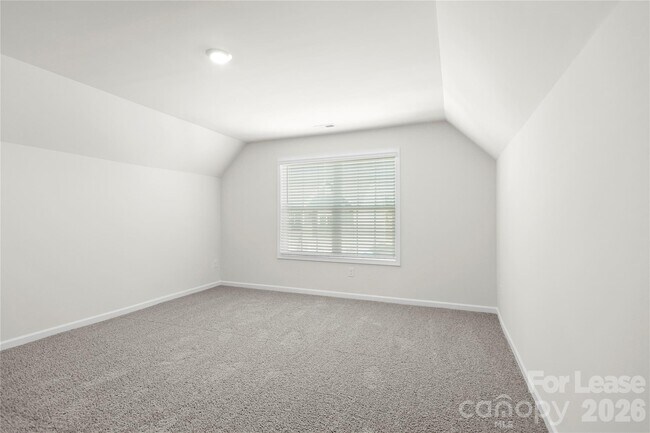 Building Photo - 7185 Sylvan Retreat Dr