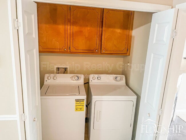 Building Photo - 3813 E Vancroft Cir