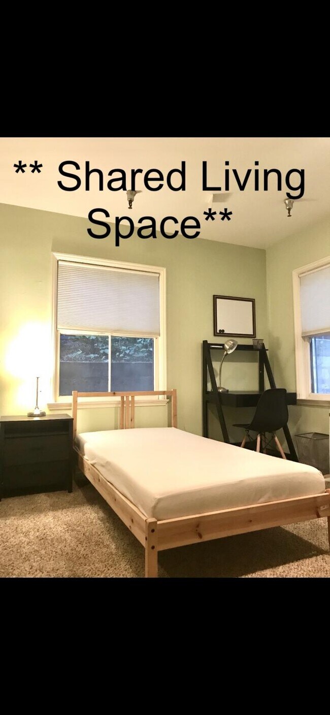 Building Photo - bedroom in West Hollywood CA 90046