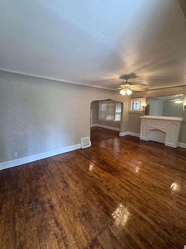 Building Photo - 5328 N 35th St