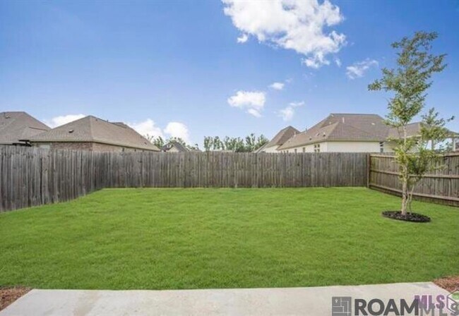 Building Photo - 6137 Tiger Trace Ave