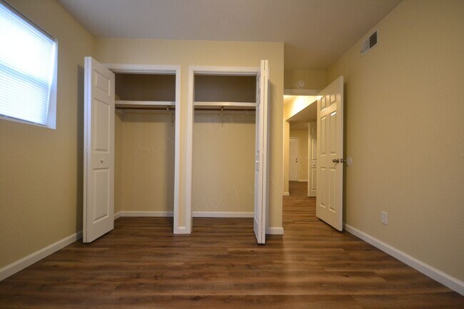 Building Photo - Pike Apartments