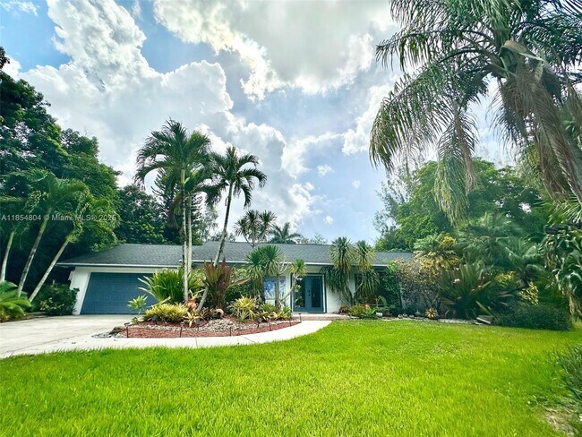 Building Photo - 4301 SW 101st Ave