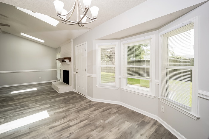 Building Photo - 8117 N Ridgebrook Dr