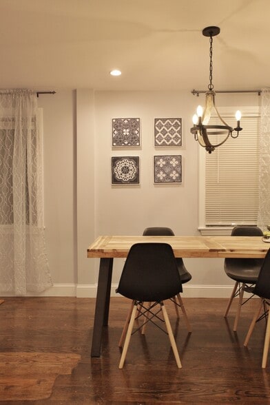 Building Photo - 289 Main St