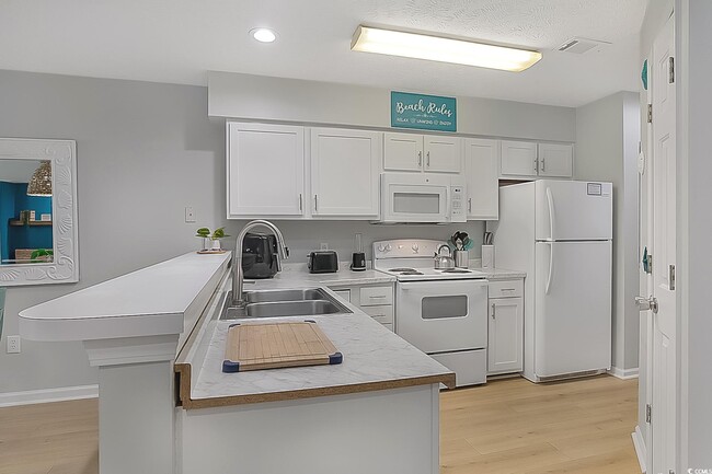 Building Photo - 510 White River Dr