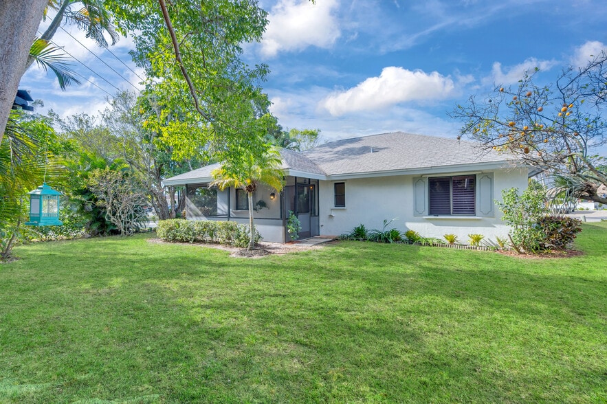 Building Photo - 1759 Azalea Ln