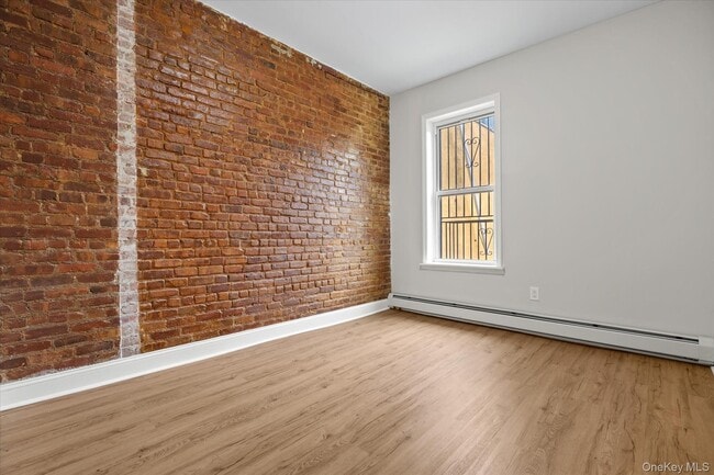 Building Photo - 325 Autumn Ave
