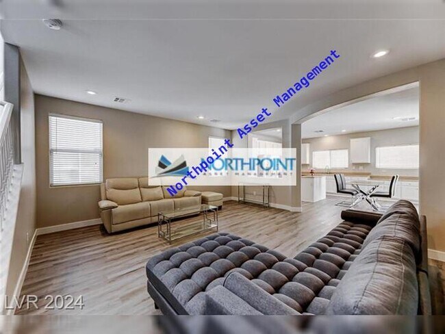 Building Photo - Quaint House Near the M Resort