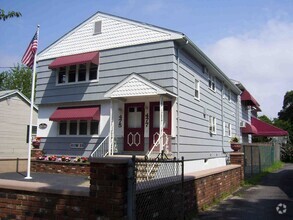 Building Photo - Sedgewick Ave 455-477