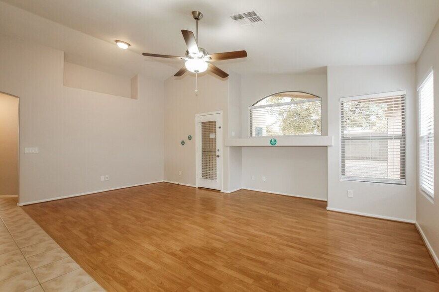 Building Photo - 13928 N 133rd Ln