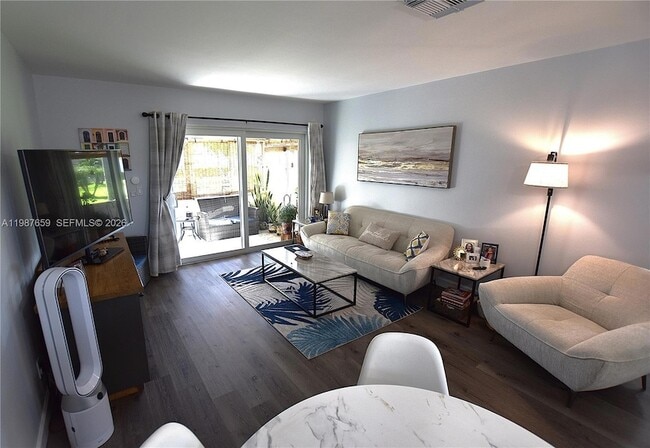 Building Photo - 2572 Emory Dr W