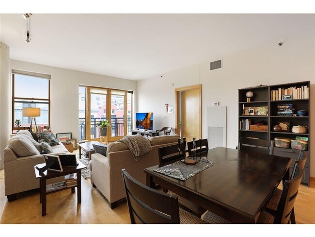 Building Photo - 401 N 2nd St