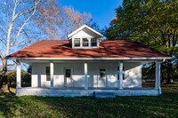 Building Photo - G TEAM - FOR LEASE - Quaint, Private Farmhouse