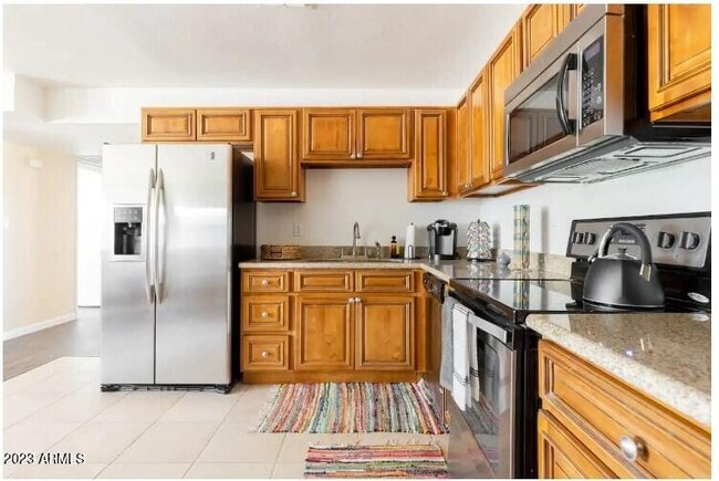 Building Photo - 1048 W 12th Pl