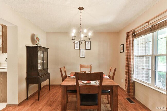 Building Photo - 1106 Illini Dr