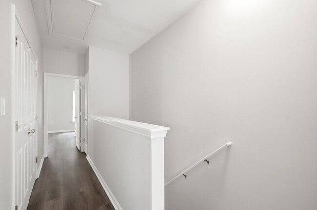 Building Photo - Uptown Charlotte Townhome with Dual Primary Suites