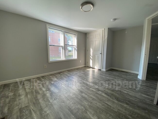 Building Photo - 66 Lyman St
