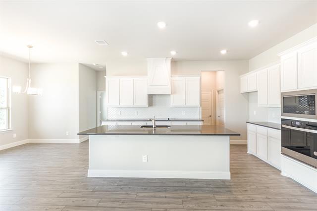 Building Photo - 630 Crystal Lk Ln