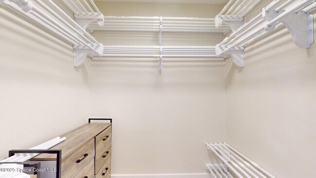 Building Photo - 300 Columbia Dr