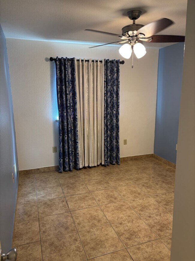Building Photo - Single Family Home in Live Oak.