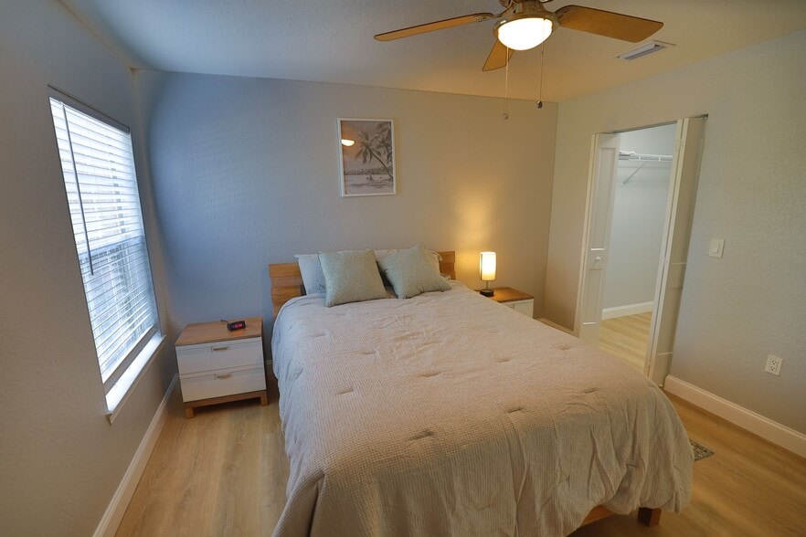 Building Photo - 8933 Manor Loop