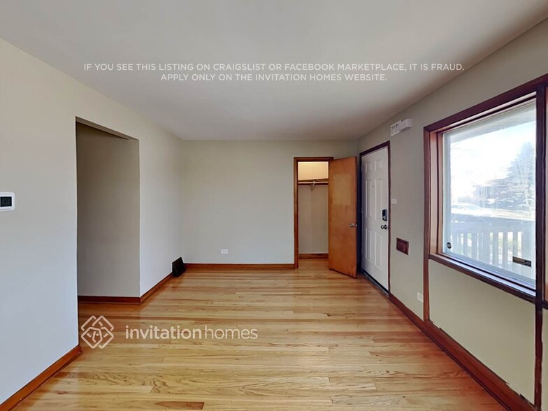 Building Photo - 8834 S Troy Ave