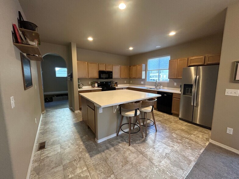 Building Photo - 3623 Vineyard Cir