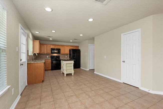 Building Photo - 17919 Rose Hill Park Ln