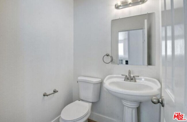 Building Photo - 1817 Calypso Dr
