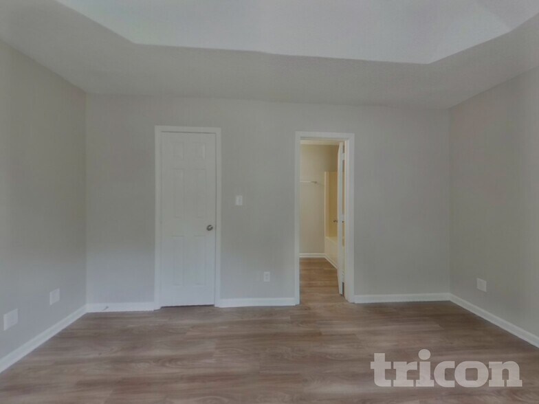 Building Photo - 2736 Daffodil Dr