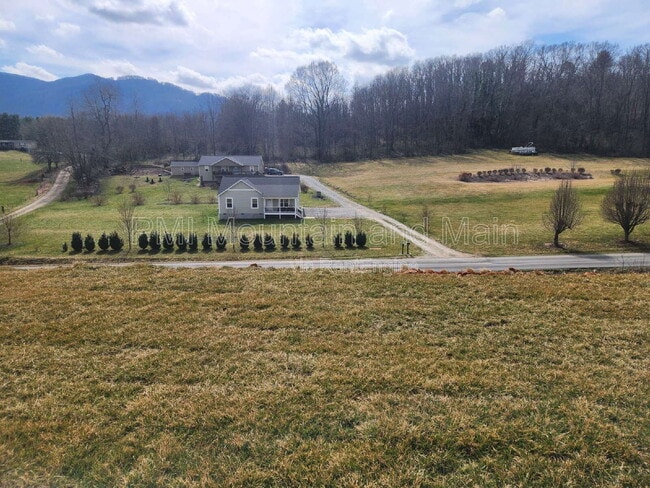 Building Photo - 92 Queen Vly Wy