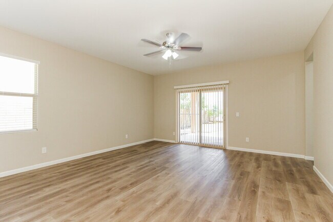 Building Photo - 7024 S 78th Dr