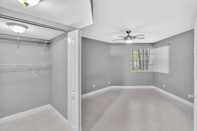 Building Photo - 2881 N Oakland Forest Dr