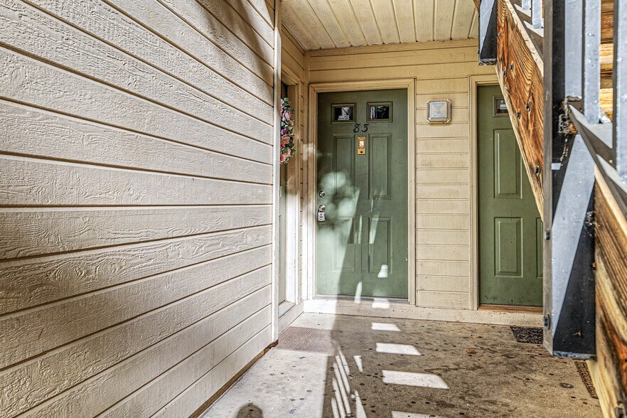 Building Photo - 83 Liberty Ct