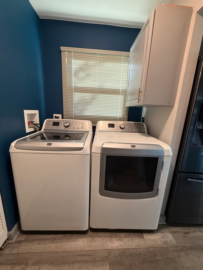 Building Photo - 1011 Aspen Dr