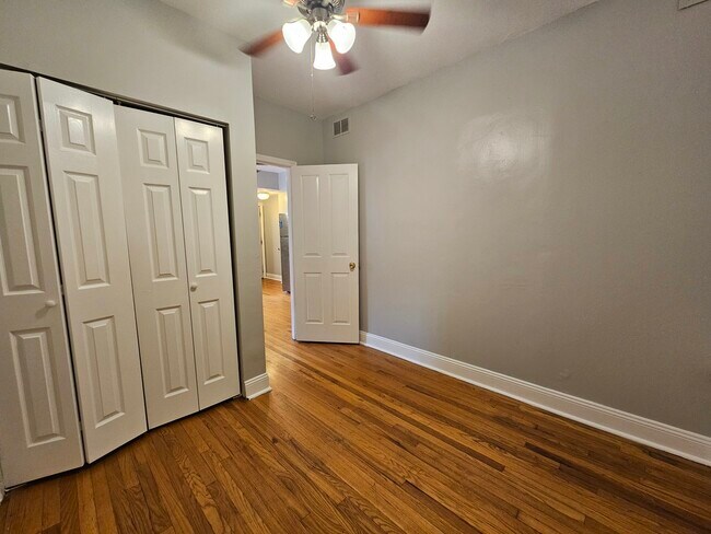 Building Photo - 4837 N Kimball Ave