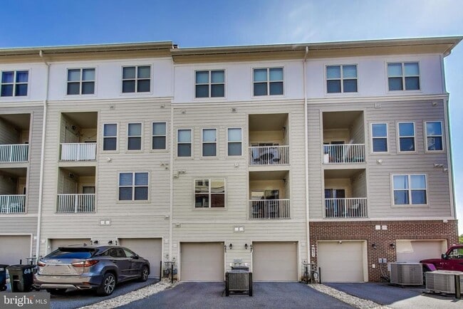 Building Photo - 645 Diamondback Dr