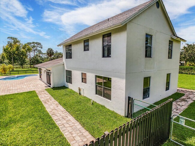 Building Photo - 1350 C Rd