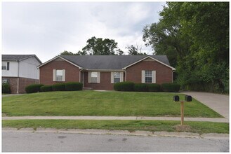 Building Photo - 107 Oakmont Ln
