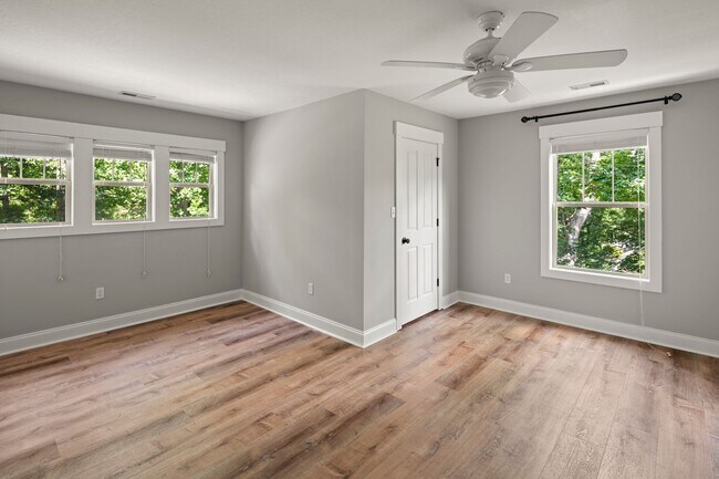 Building Photo - Beautiful Beaverdam Home