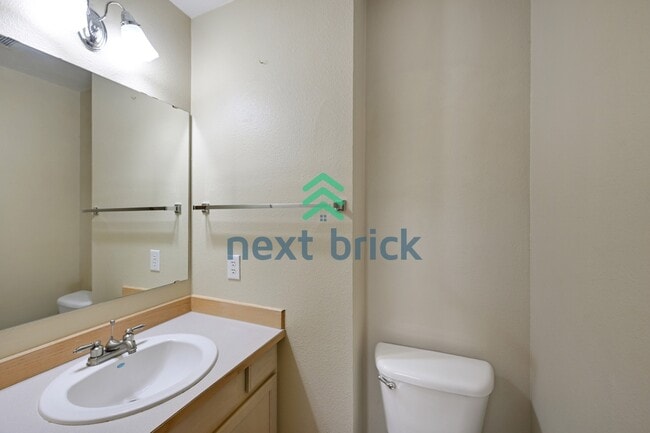 Building Photo - Spacious 3-Level Condo with 2-Car Garage, Mt. Rainier Views & Turnkey Comfort in Bonney Lake