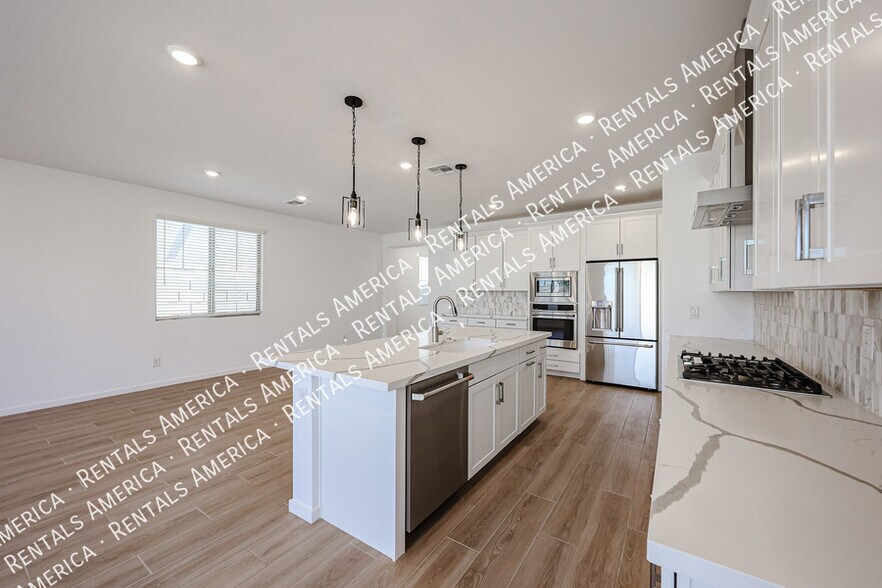 Building Photo - 2484 W Rowel Rd